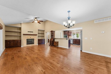 MOTIVATED SELLER. Seller able to provide flooring allowancee - photo 4