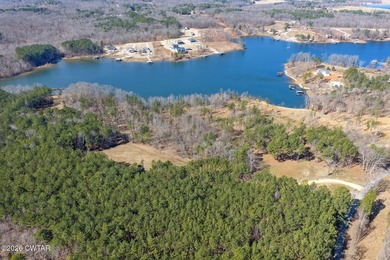 Prime lakefront water property with 1,000 +/- feet of shoreline - photo 6