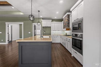 Stunning custom home on nearly 1/4 acre with NO HOA and an - photo 18