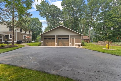This is a rare opportunity for you to own a stunning, renovated - photo 3
