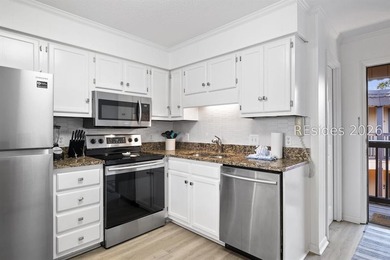 Bright, beautifully maintained 2-bedroom, 2-bath tennis villa - photo 8