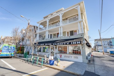 Welcome to 605 E 8th Street where you are in the center of it - photo 2