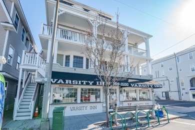 Welcome to 605 E 8th Street where you are in the center of it - photo 3