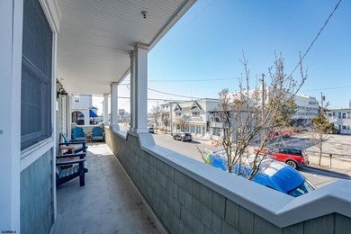 Welcome to 605 E 8th Street where you are in the center of it - photo 6