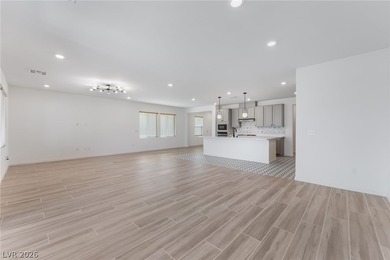 Gorgeous single story located in the Southwest. Like new!