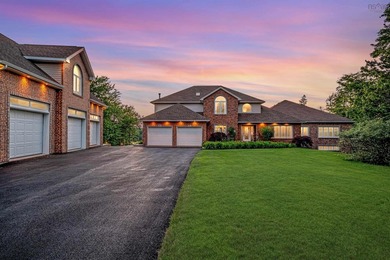 Your own private Lakefront retreat with 8210 sq feet of luxury - photo 4