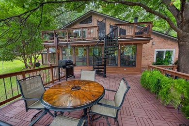 Absolutely Adorable Waterfront Cottage on Lake Cypress Springs! - photo 9