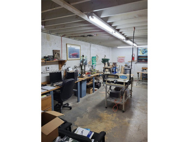 Amazing opportunity Great Warehouse Location in Miami 15 minutes - photo 9
