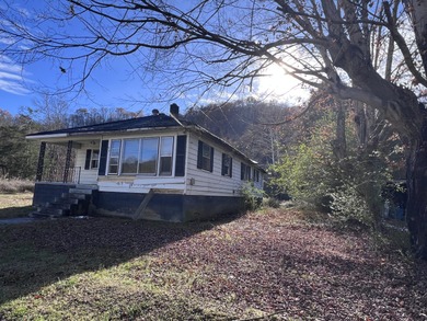(private lake, pond, creek) Home For Sale in Pineville Kentucky