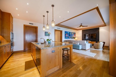 This exquisitely furnished residence offers luxury resort-style - photo 4