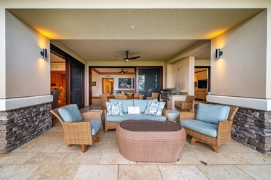 This exquisitely furnished residence offers luxury resort-style - photo 8