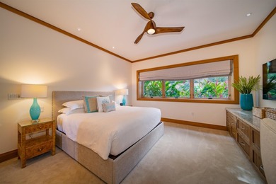 This exquisitely furnished residence offers luxury resort-style - photo 9