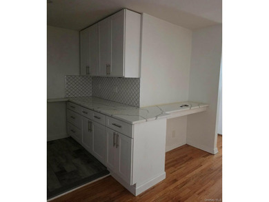 Welcome home to this beautifully updated 1-bedroom, 1-bath co-op - photo 3
