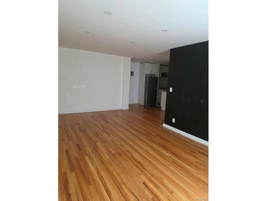 Welcome home to this beautifully updated 1-bedroom, 1-bath co-op - photo 5