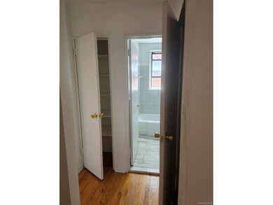 Welcome home to this beautifully updated 1-bedroom, 1-bath co-op - photo 9