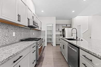 Welcome to this beautifully crafted North Fork Custom Homes - photo 11