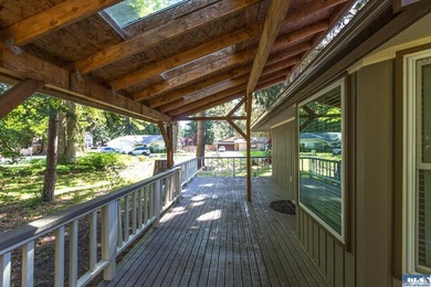 Single story home located on a corner oversized lot in a well - photo 12