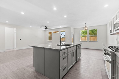 Welcome to this beautifully crafted North Fork Custom Homes - photo 13