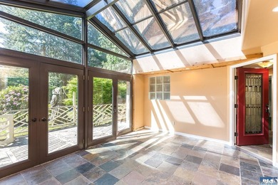 Single story home located on a corner oversized lot in a well - photo 20
