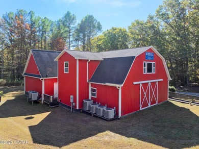 Lake Halford, Huntingdon, TN. 3640 sq ft building on 5 acres - photo 2