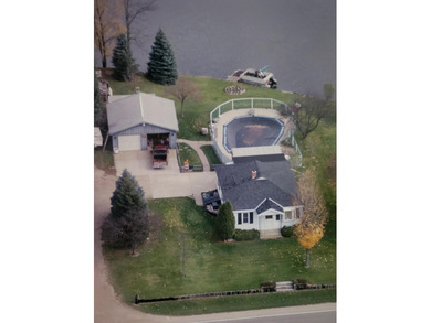 Experience lakeside luxury with this move-in-ready, 3-bedroom - photo 2