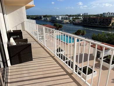 MILLION DOLLAR PANORAMIC VIEW OF THE INTRACOASTAL, BALCONY ALL - photo 3
