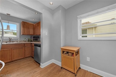Welcome to 1328 Granger Ave.-timeless historical charm offering - photo 22