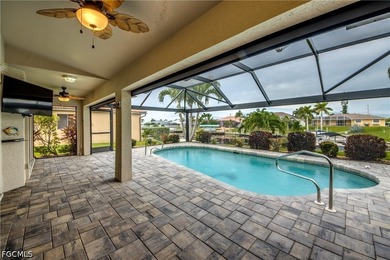Presenting 2028 SW 44th Terrace, a Gorgeous Waterfront Pool Home - photo 33