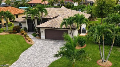 Presenting 2028 SW 44th Terrace, a Gorgeous Waterfront Pool Home - photo 49