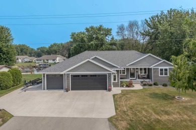 Lake Home For Sale in Winneconne, Wisconsin