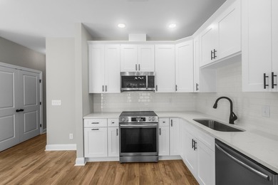 Introducing 19 Graybo Lane, a beautifully crafted new - photo 8