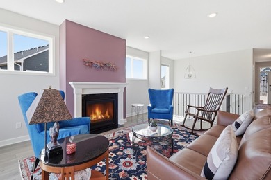 Welcome to this stunning custom-built home, perfectly situated - photo 12