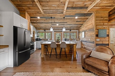 Just five miles from downtown Blue Ridge, this extraordinary 100 - photo 15