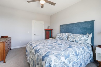 Welcome to this stunning custom-built home, perfectly situated - photo 16