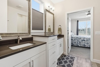Welcome to this stunning custom-built home, perfectly situated - photo 17
