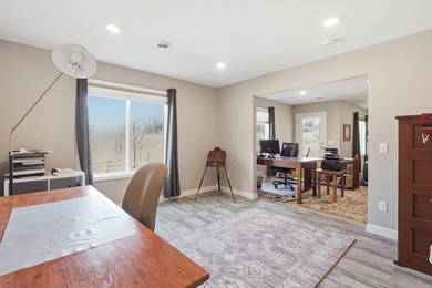 Welcome to this stunning custom-built home, perfectly situated - photo 28