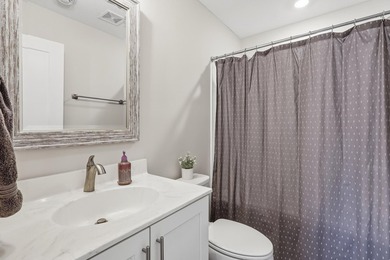 Welcome to this stunning custom-built home, perfectly situated - photo 31