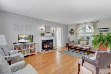 This is not a house, it's a Home! A Charming Colonial for your - photo 2