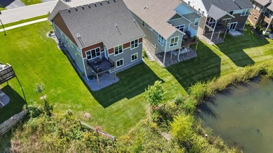 Welcome to this stunning custom-built home, perfectly situated - photo 37