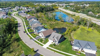 Welcome to this stunning custom-built home, perfectly situated - photo 38