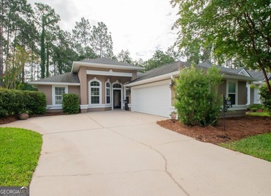 Beautiful well maintained home in Osprey Cove with brand new LVP - photo 1