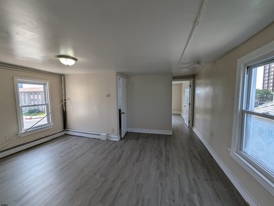 Legal QuadPlex - INVESTOR ALERT - 13% Cap rate on this Triplex - photo 3
