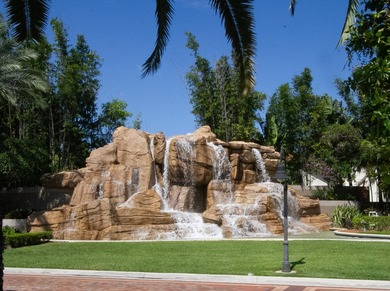 This beautiful 3/2.5 Townhouse in Pointe 100 is the newest - photo 1
