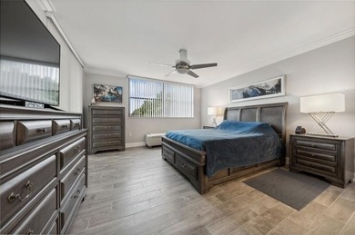 Totally renovated, updated condo detailed in beautiful neutral - photo 12