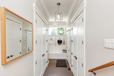 Highly sought-after Crescent Heights! This custom-built 2-storey - photo 5