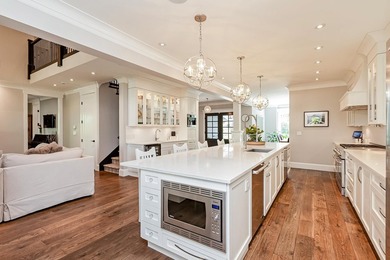 Highly sought-after Crescent Heights! This custom-built 2-storey - photo 7