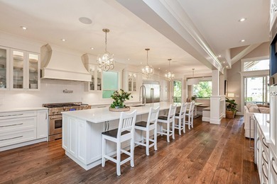 Highly sought-after Crescent Heights! This custom-built 2-storey - photo 10