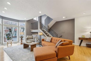 Lake Townhome/Townhouse For Sale in Washington's Landing, Pennsylvania