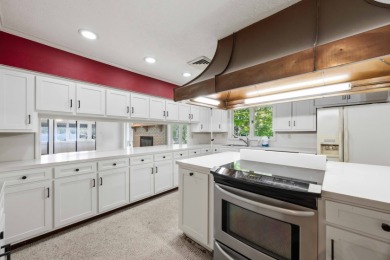 Spacious Waterfront Home - photo 15