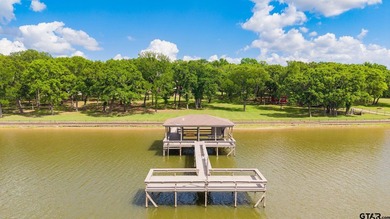 There are homes that impress, and then there are homes that - photo 2